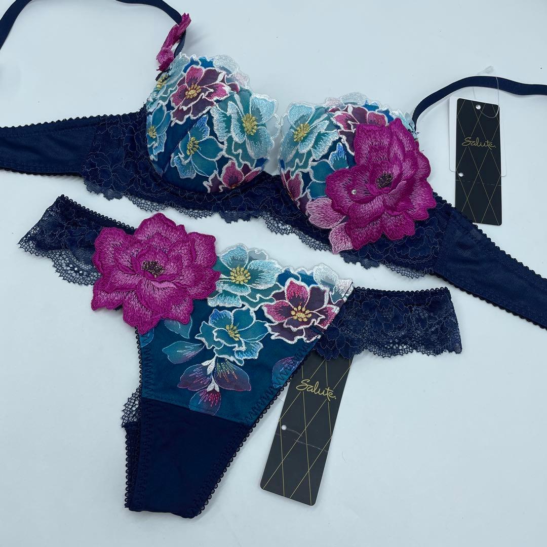 サルート/日本の花嫁　C70＆MソングショーKO　03