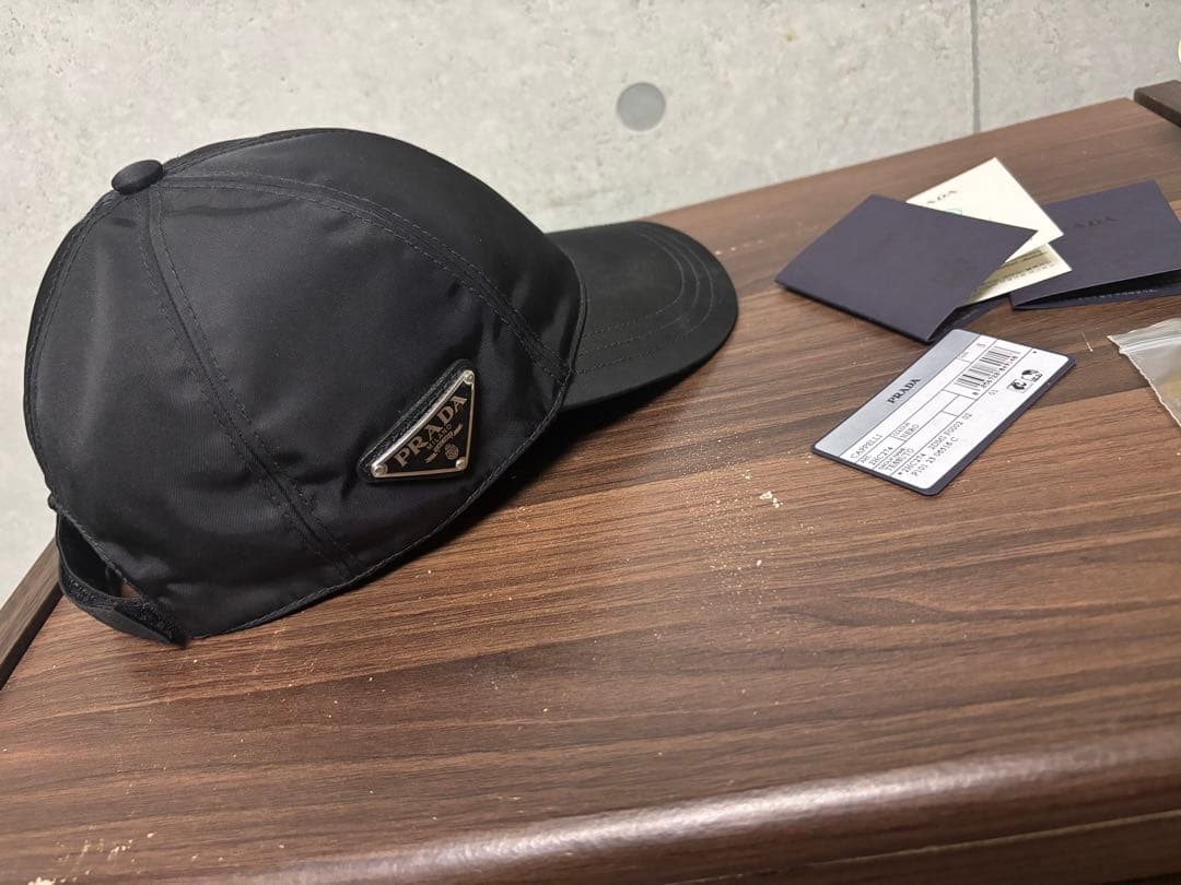 PRADA ナイロンベースボールキャップ