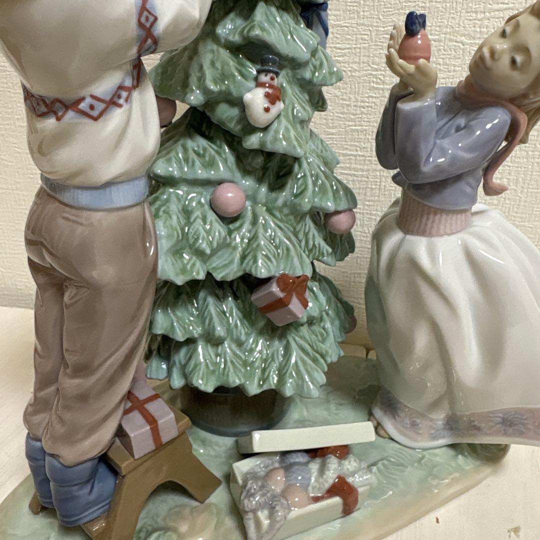 リヤドロ　LLADRO 「ツリーを飾ろう」　新品！