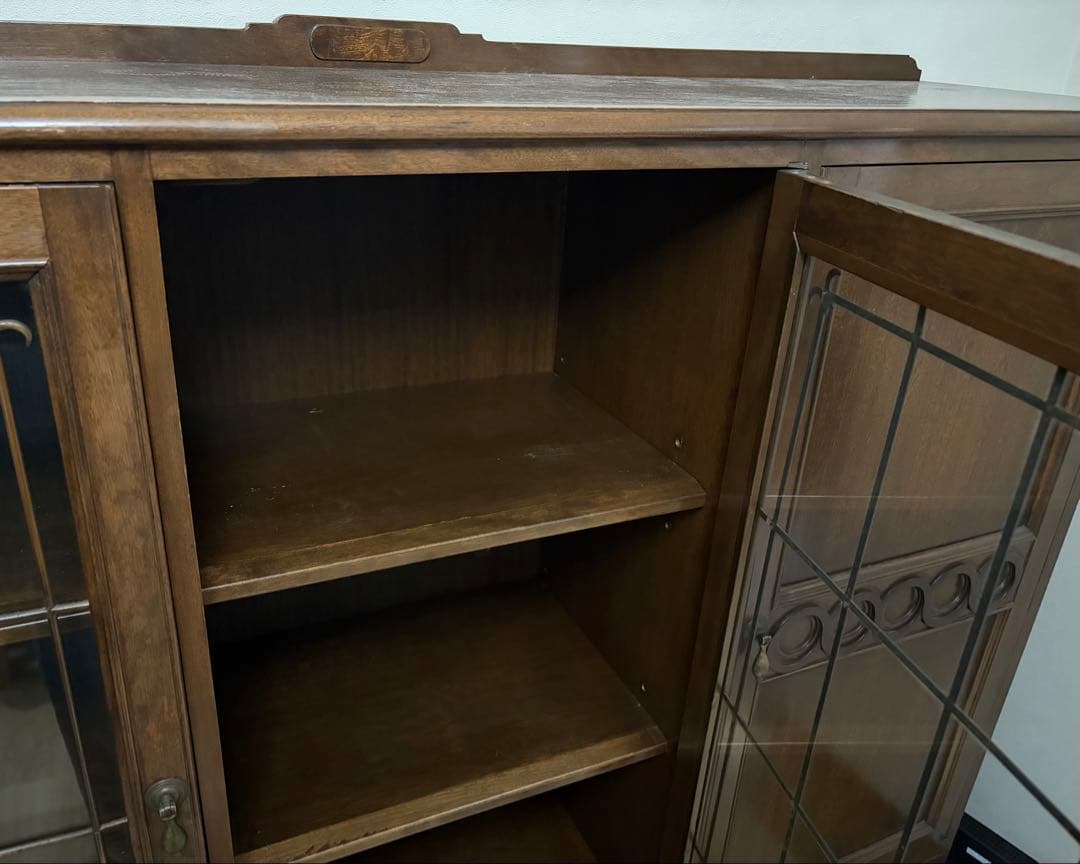ヴィンテージ神戸洋家具 ダークブラウン 木製キャビネット ガラス扉