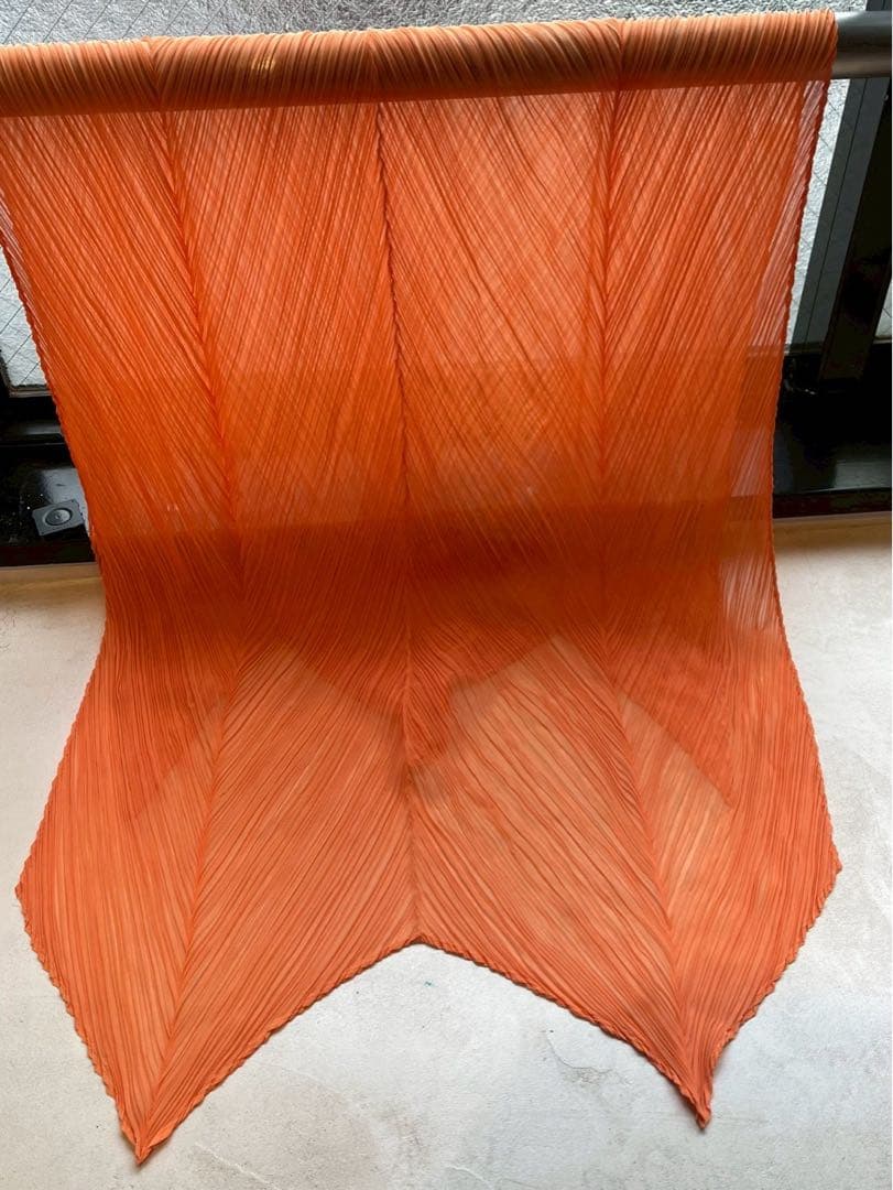 【新品未使用】ISSEY MIYAKE イッセイミヤケ オレンジ ストール