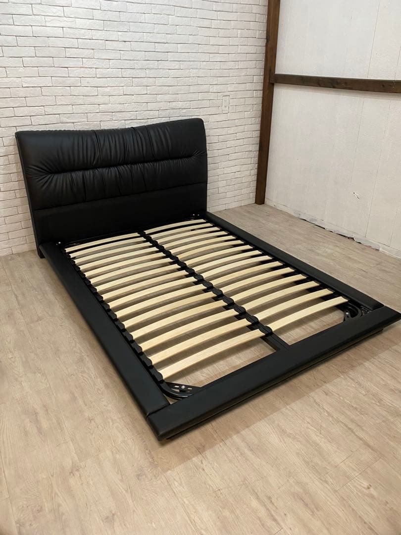 【東京都内23区配送無料】美品　ニトリ　ダブルベット　床置き　ブラック　フレーム