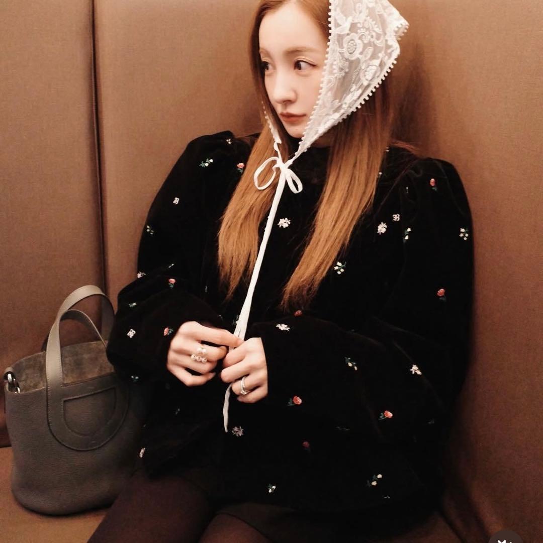 トップス B. STARRY PEPURAMU CARDIGAN bibiy