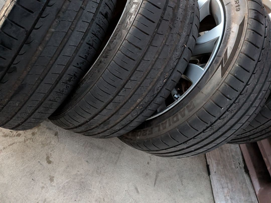 225/4５１９インチ　　タイヤのみ４本