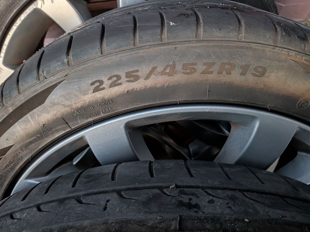 225/4５１９インチ　　タイヤのみ４本