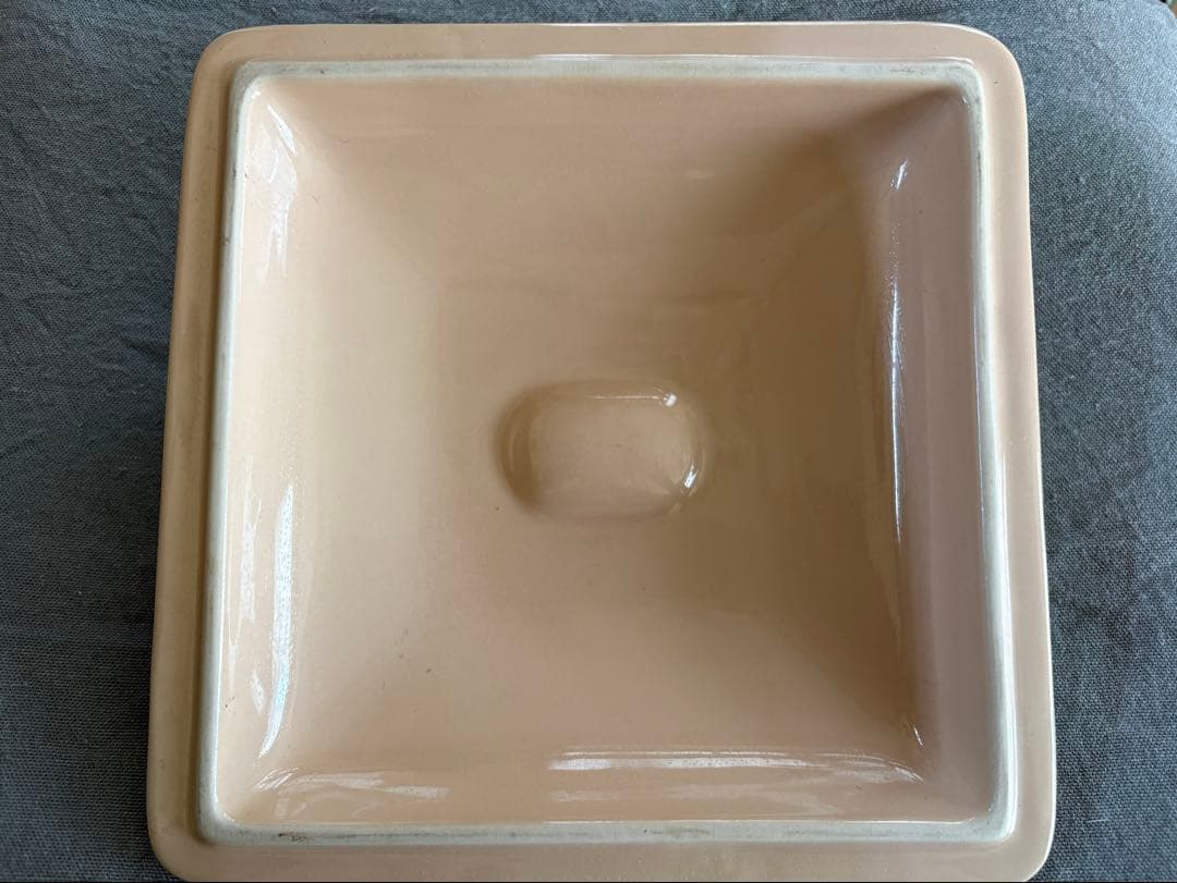 LE CREUSET ベージュ スクエアキャセロール皿 11.43