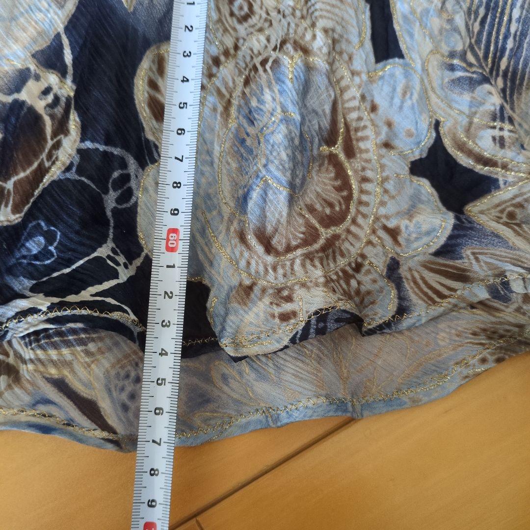 クラスロベルトカヴァリ　シルク花柄スカート