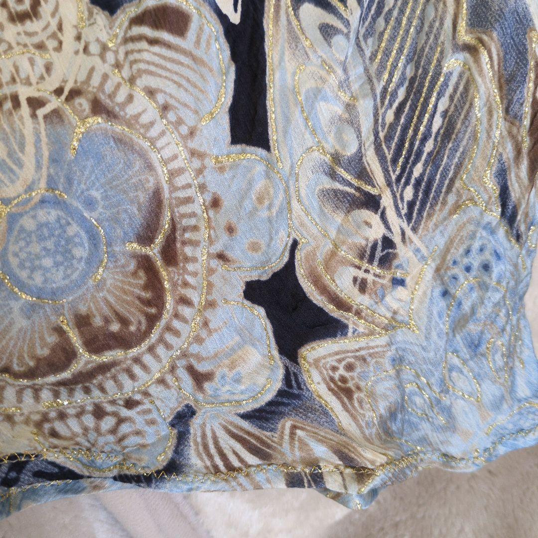 クラスロベルトカヴァリ　シルク花柄スカート