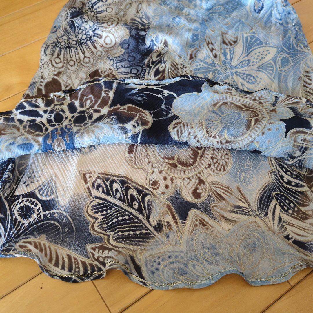 クラスロベルトカヴァリ　シルク花柄スカート