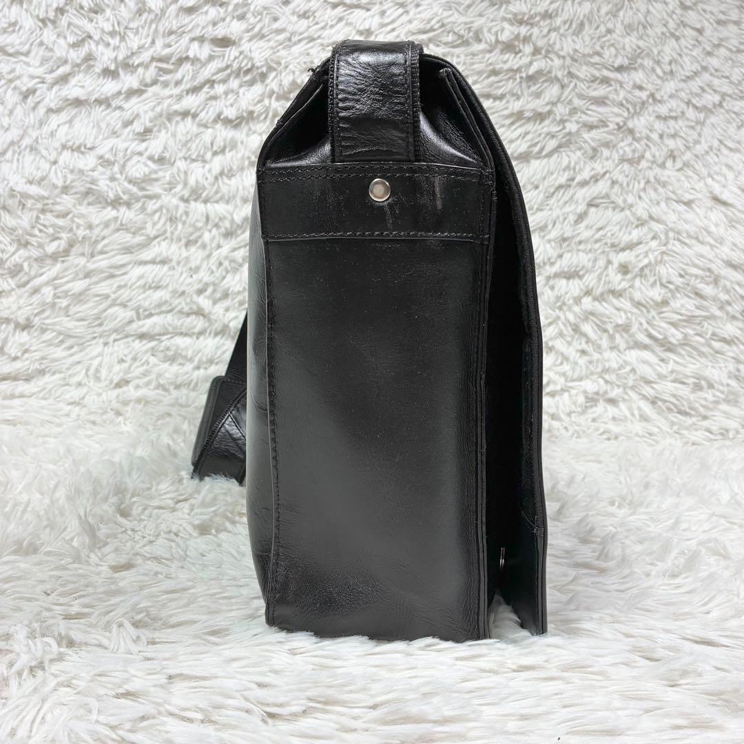 【美品】 ビスコンティ レザー メッセンジャーバッグ ブラック ショルダーバッグ