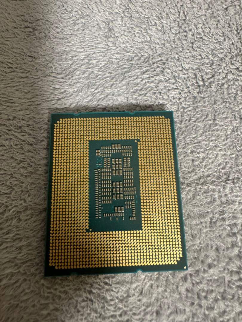 Intel Core i7-12700F CPU 本体