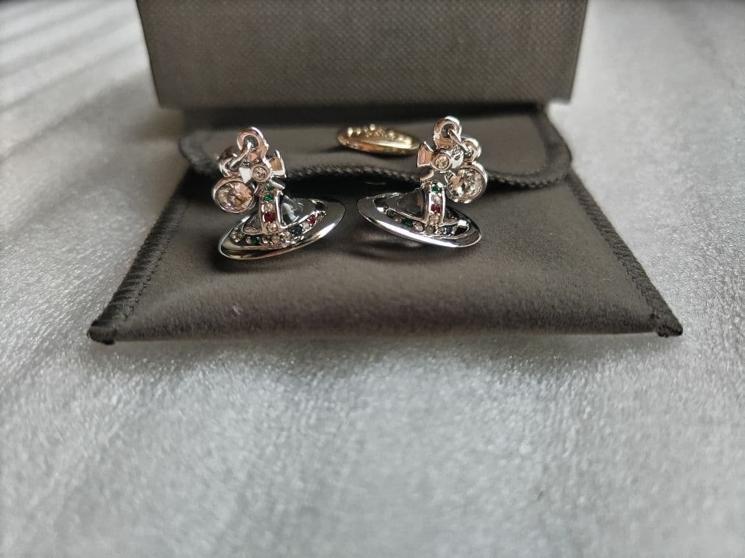 未使用品 Vivienne Westwood シルバーピアス