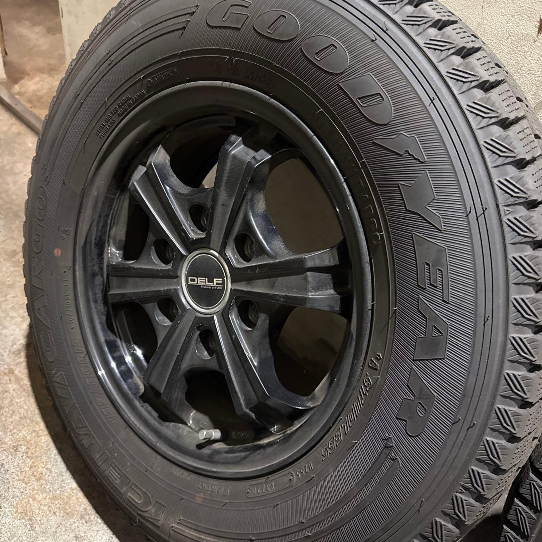 ハイエース　スタッドレスタイヤアルミセット東京都引き取り限定flex