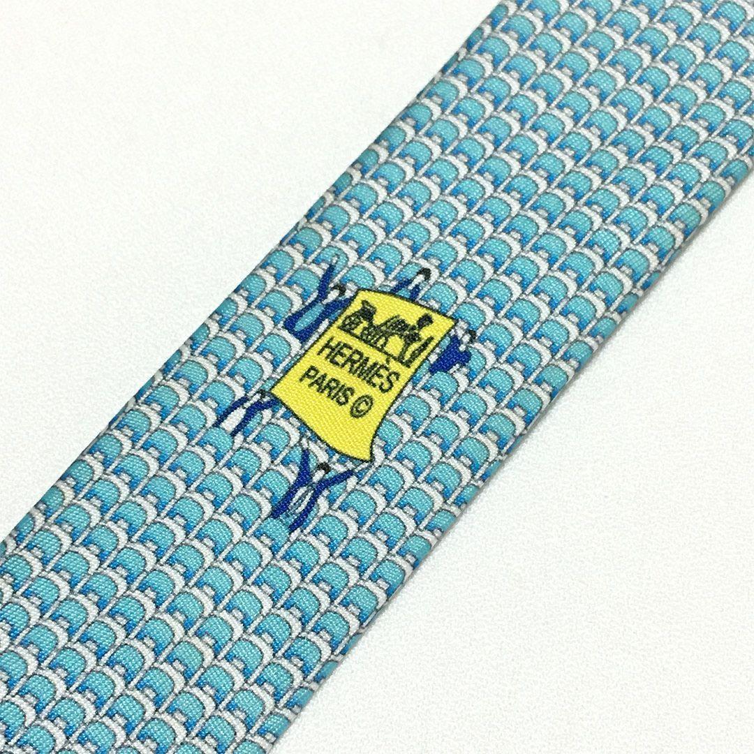 未使用級 エルメス HERMES ネクタイ シルク100% ライトブルー系 総柄