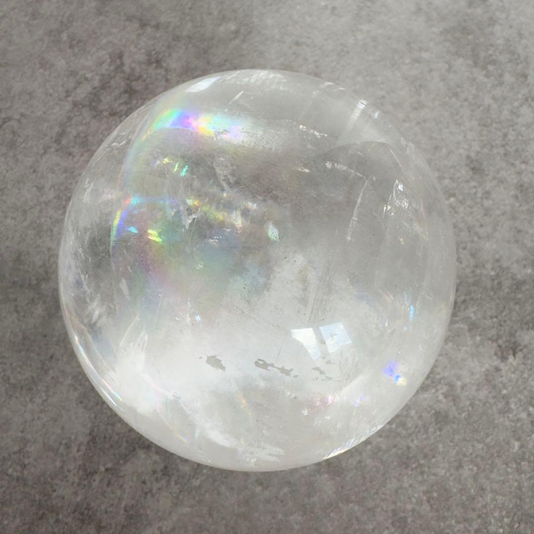 レインボー　ホワイトカルサイト　スフィア　約65mm