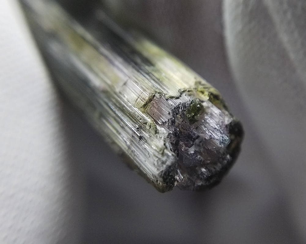 282 マルチカラー トルマリン キャッツアイ ブラジル産 結晶 原石