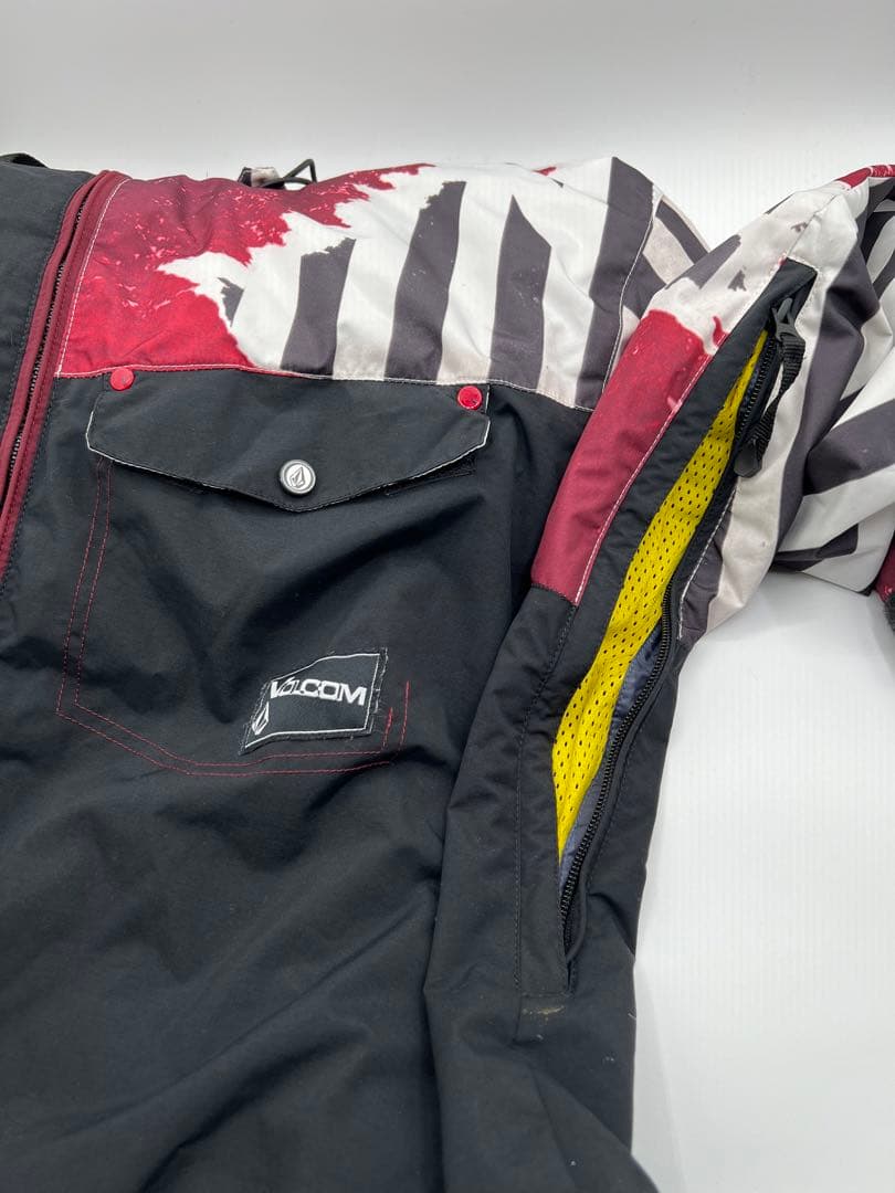 【VOLCOMボルコム　スノボウェア】LET IT STORM Lサイズ