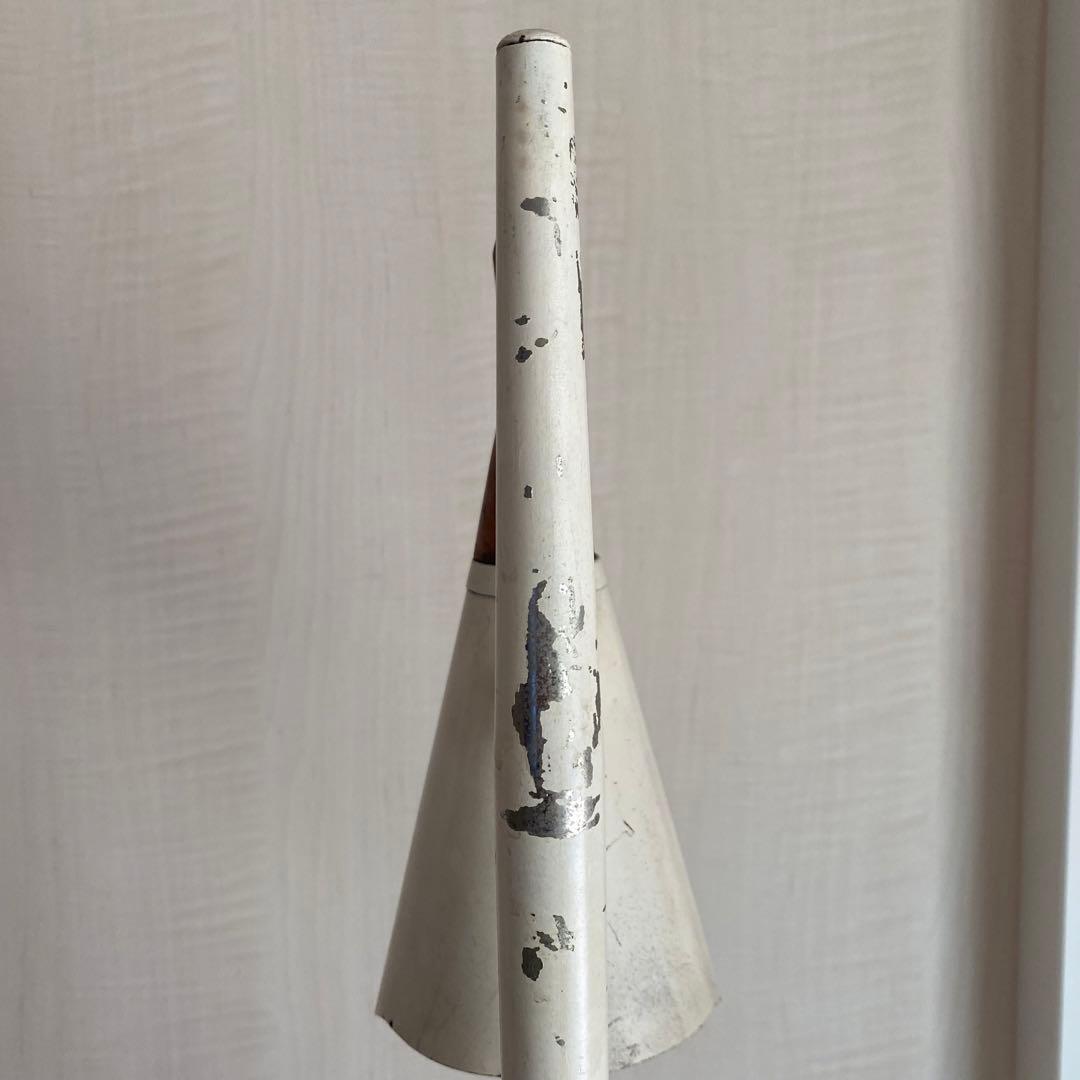 塗装の剥げた古い三連フロアスタンド アンティーク