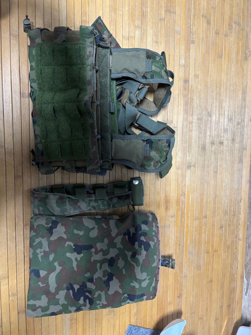 4d.t.g チェストリグ　ダンプポーチ