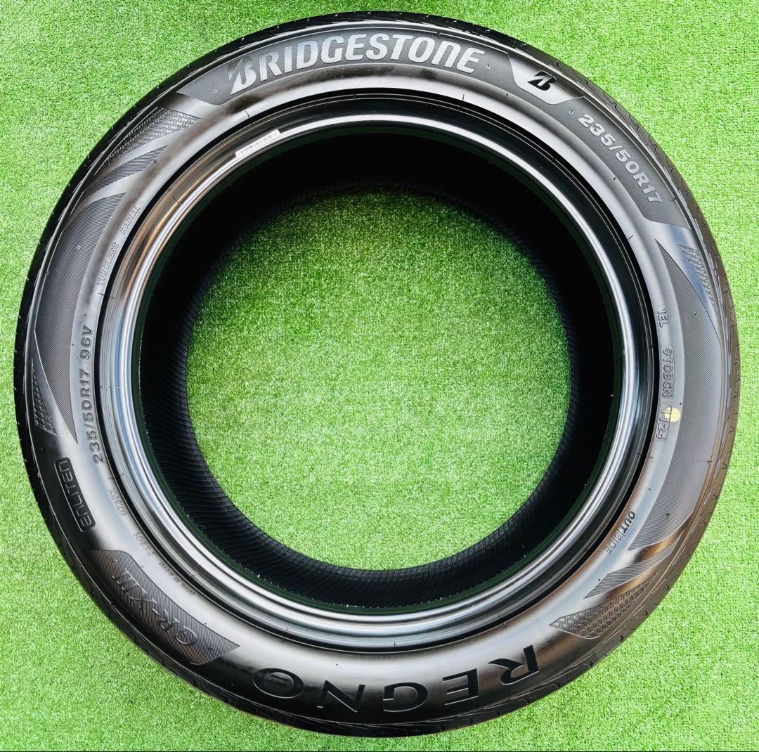 BRIDGESTONE REGNO 235/50R17 96V. 2024年製。