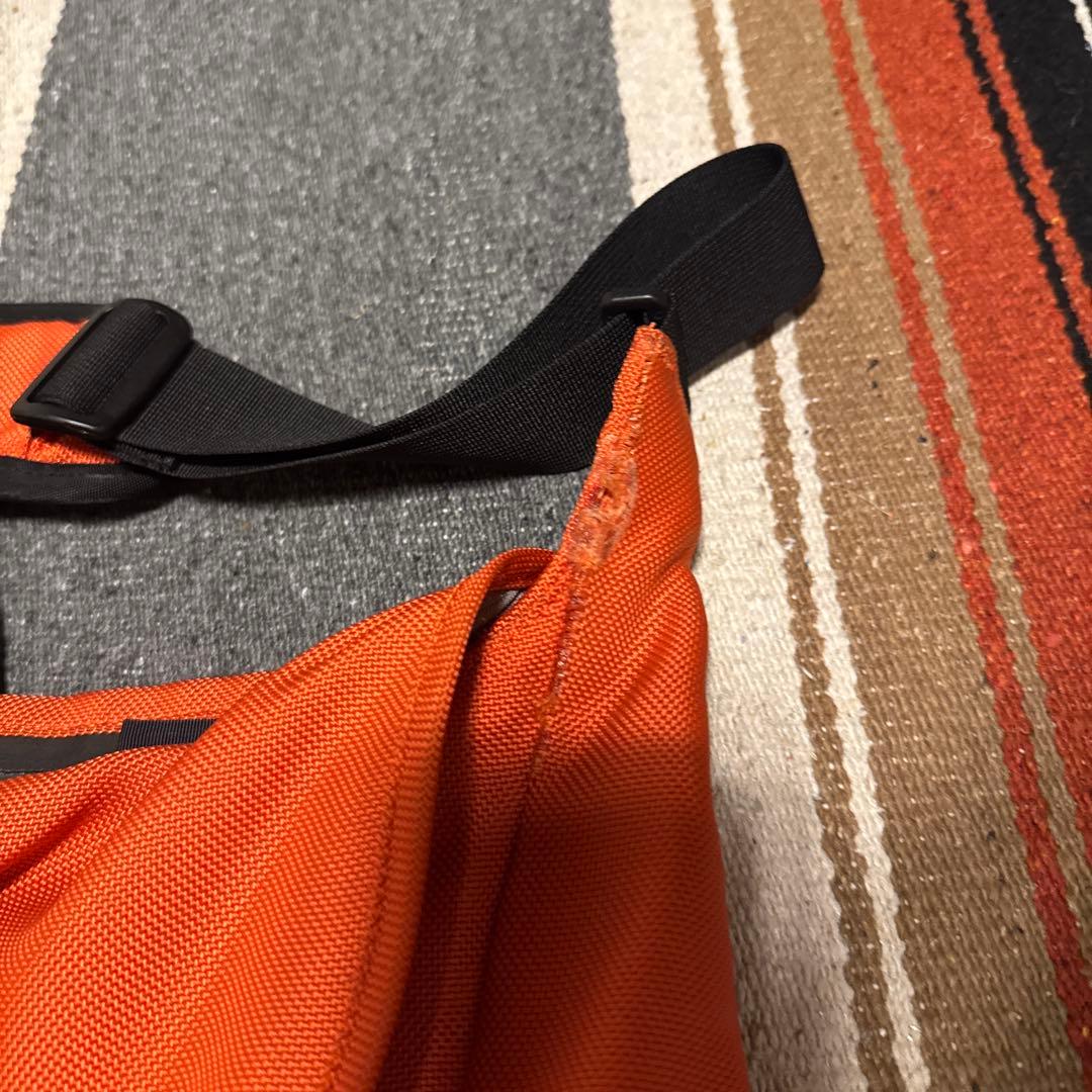 Patagonia メッセンジャーバッグ オレンジ