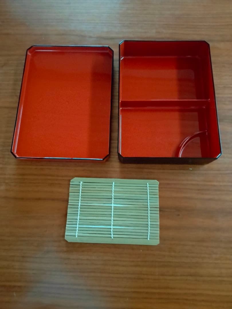 業務用お弁当箱　又は　天ざる　　まだ　一回使用だけです