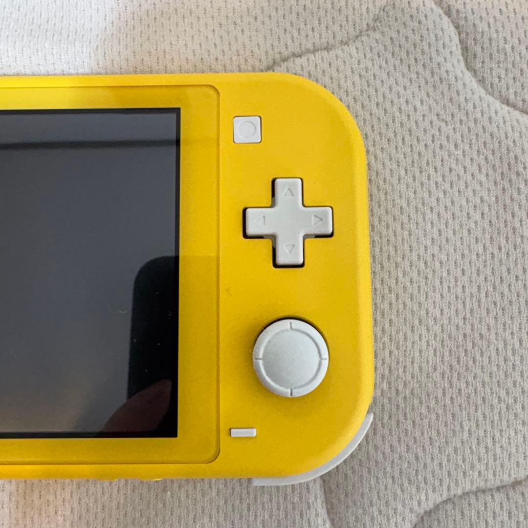 Nintendo Switch Lite イエロー 充電器 箱付き
