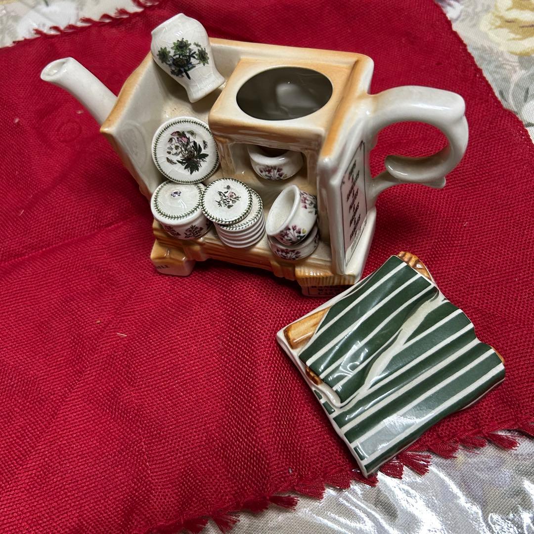 ポートメリオン　飾りポット　沢山の食器達