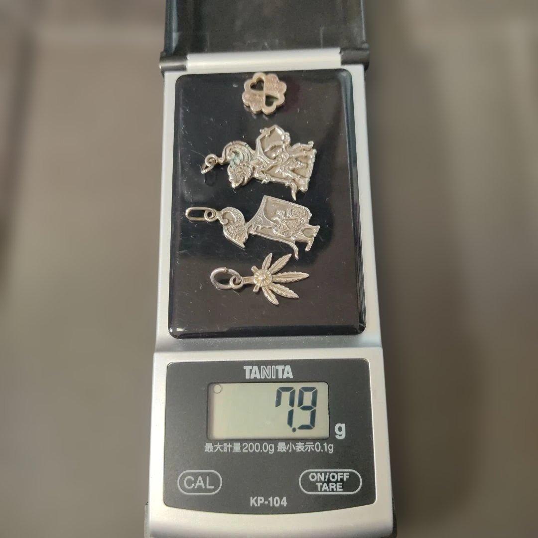 シルバー製。銀製。ペンダントトップ。800、925、純銀、SILVER刻印など。