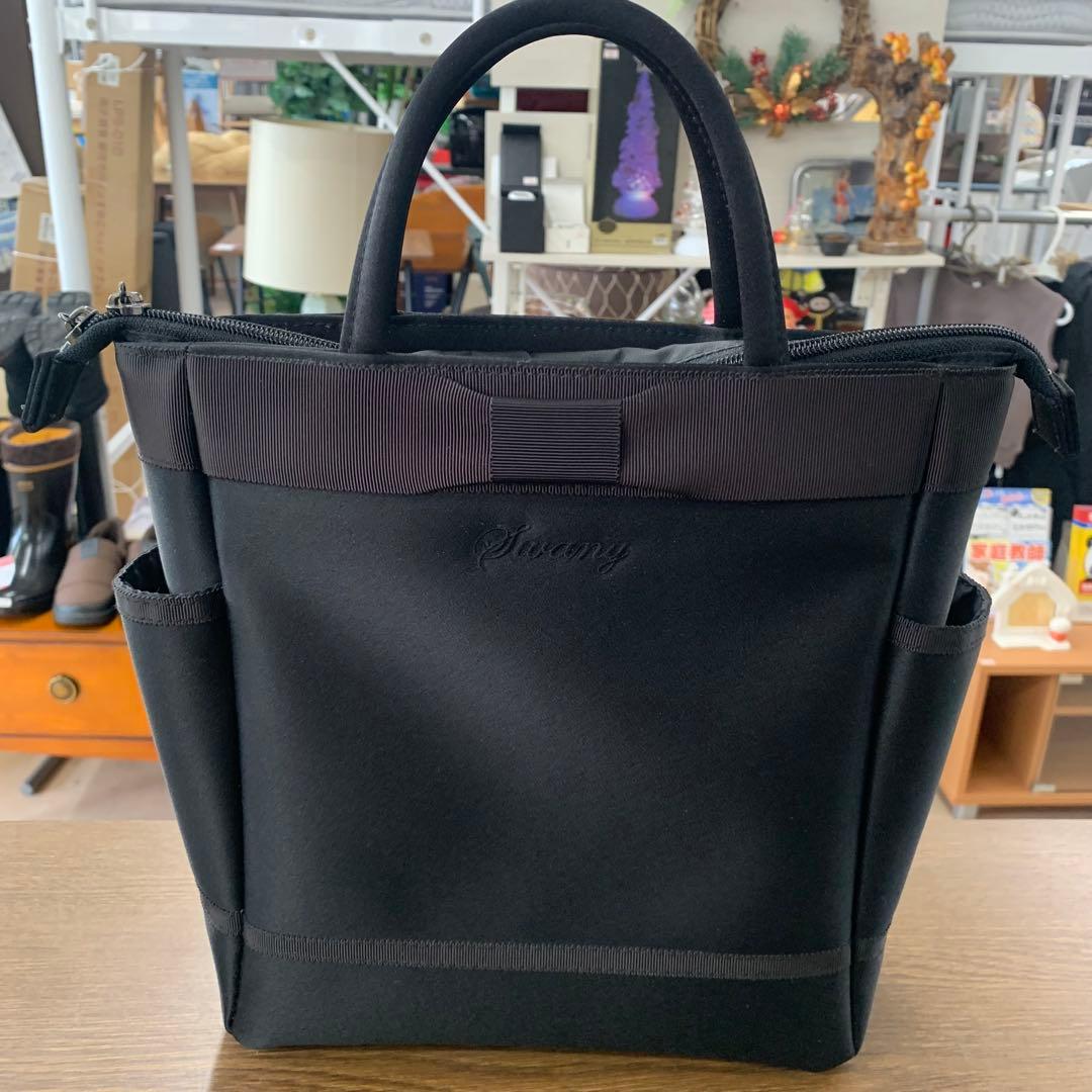 ★ SWANY スワニー キャリーバック 冠婚葬祭 四輪 ストッパー付き 美品