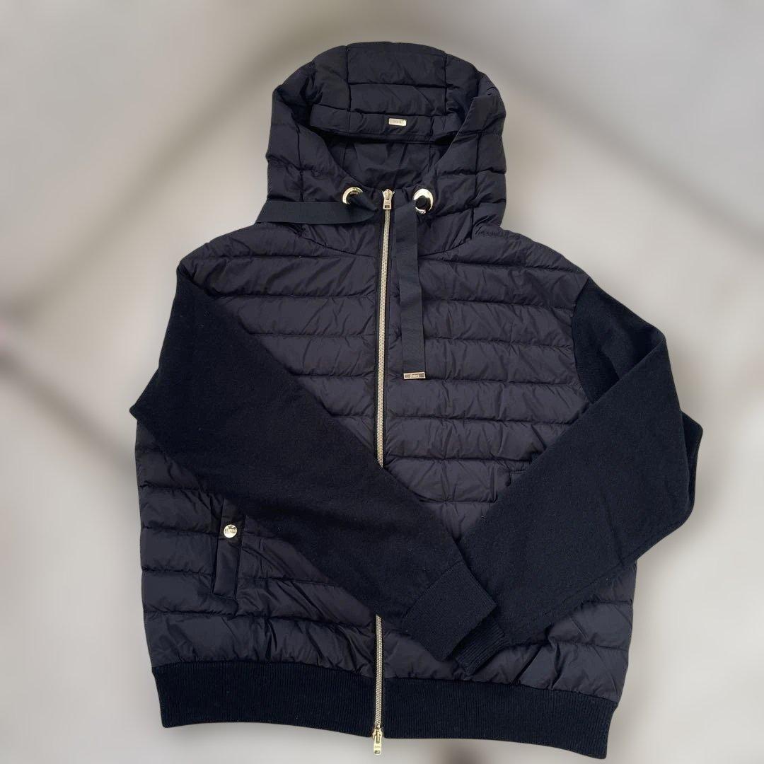 フード付きダウンジャケット 黒　44 HERNO