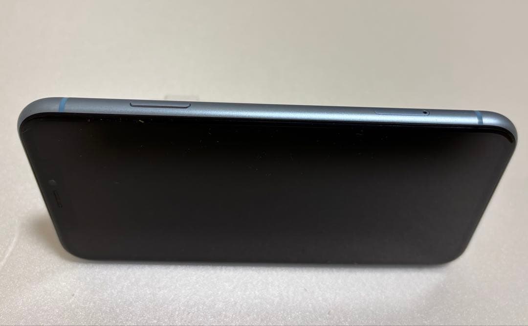 iPhone XR ブルー　64GB