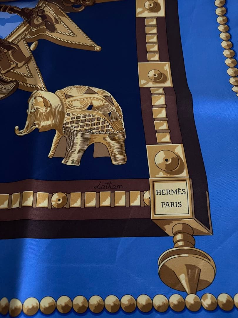 HERMES エルメス　スカーフ　 カレ90 エレファント　ブルー