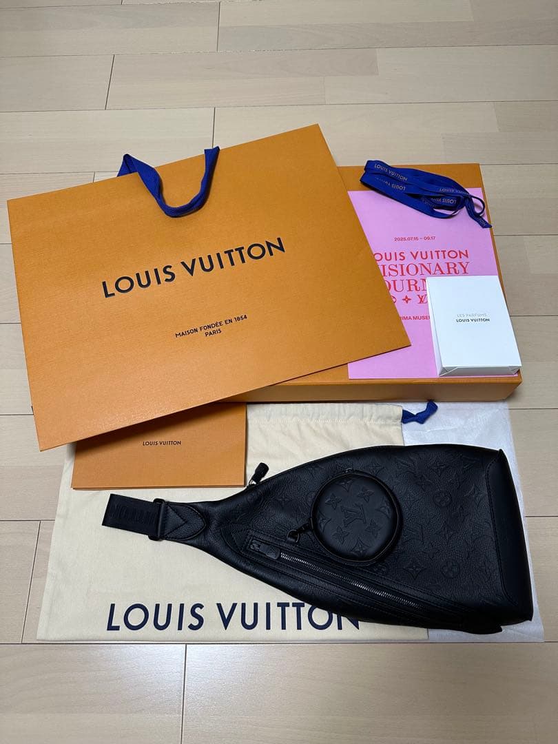 LOUIS VUITTON デュオ•スリングバッグ　モノグラムメンズ•レディース