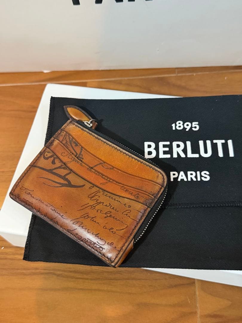定価10.2万　ベルルッティコアロジック　財布　コンパクト　ワパ　イタウバ