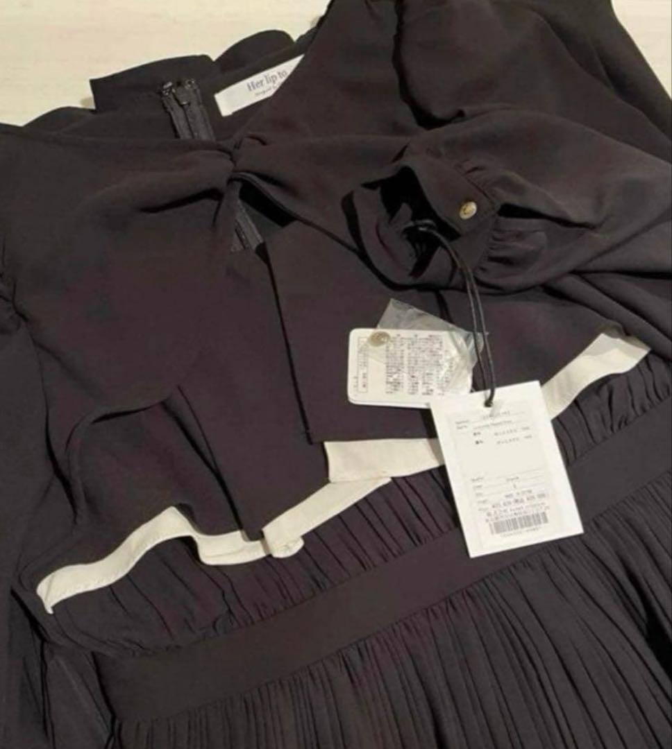 【値下げ×】herlipto La Rochelle Pleated Dress