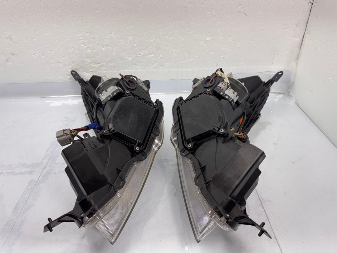 スバル レガシィ純正 後期 HID ヘッドライト 左右