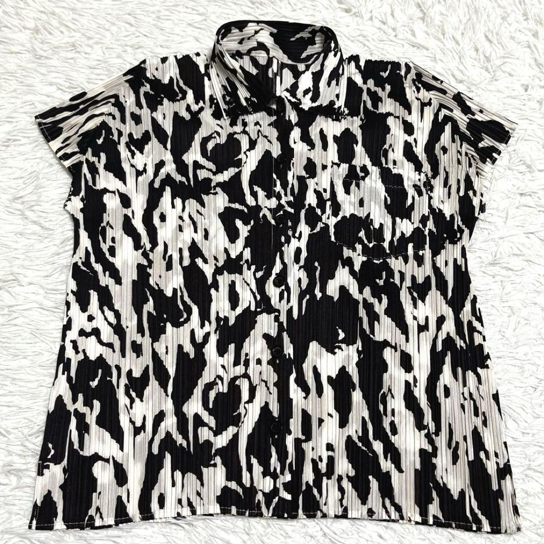 【極美品】プリーツプリーズ ボタンダウン シャツ 3 ブラック × ホワイト