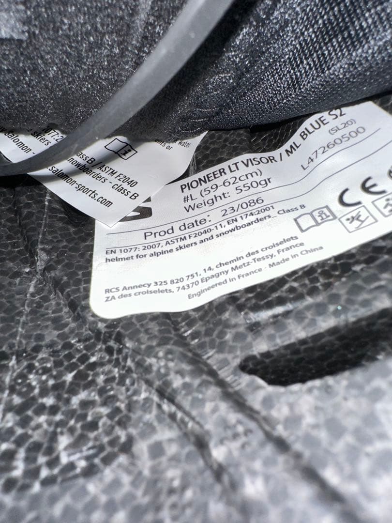 SALOMON一体型ゴーグル付きスキー用ヘルメット59~62cm