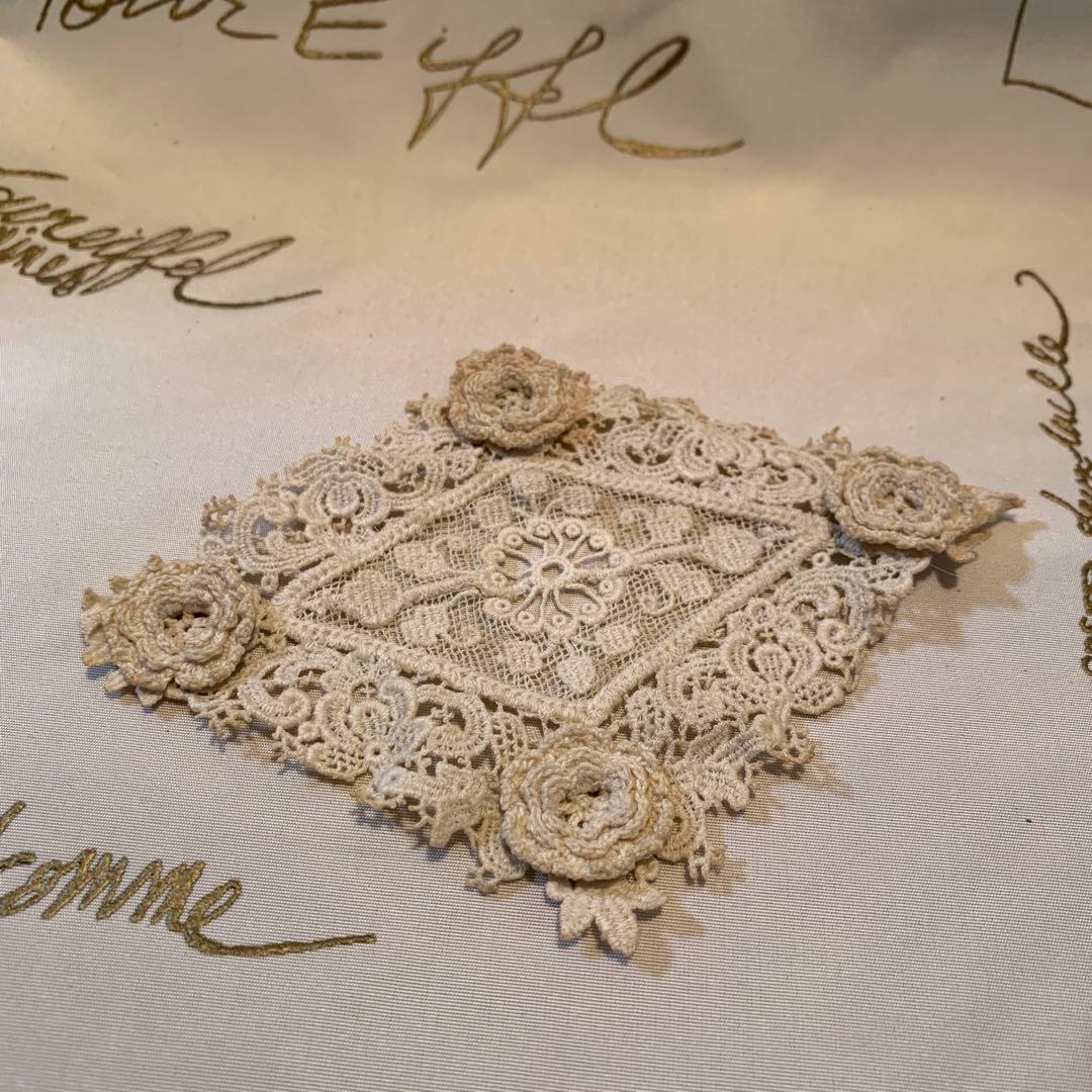 イタリア製　ベェネツィアの作家物のビンテージのビスクドール！可愛いくて妖艶です！