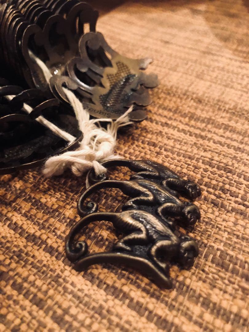 モンキーショルダーエンブレム