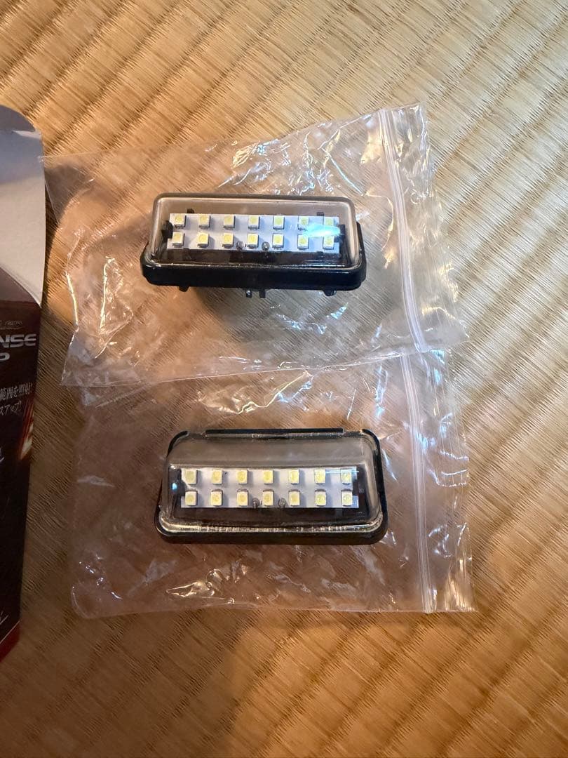 Valenti LEDライセンスランプ TYPE 1 　アルファード30 後期