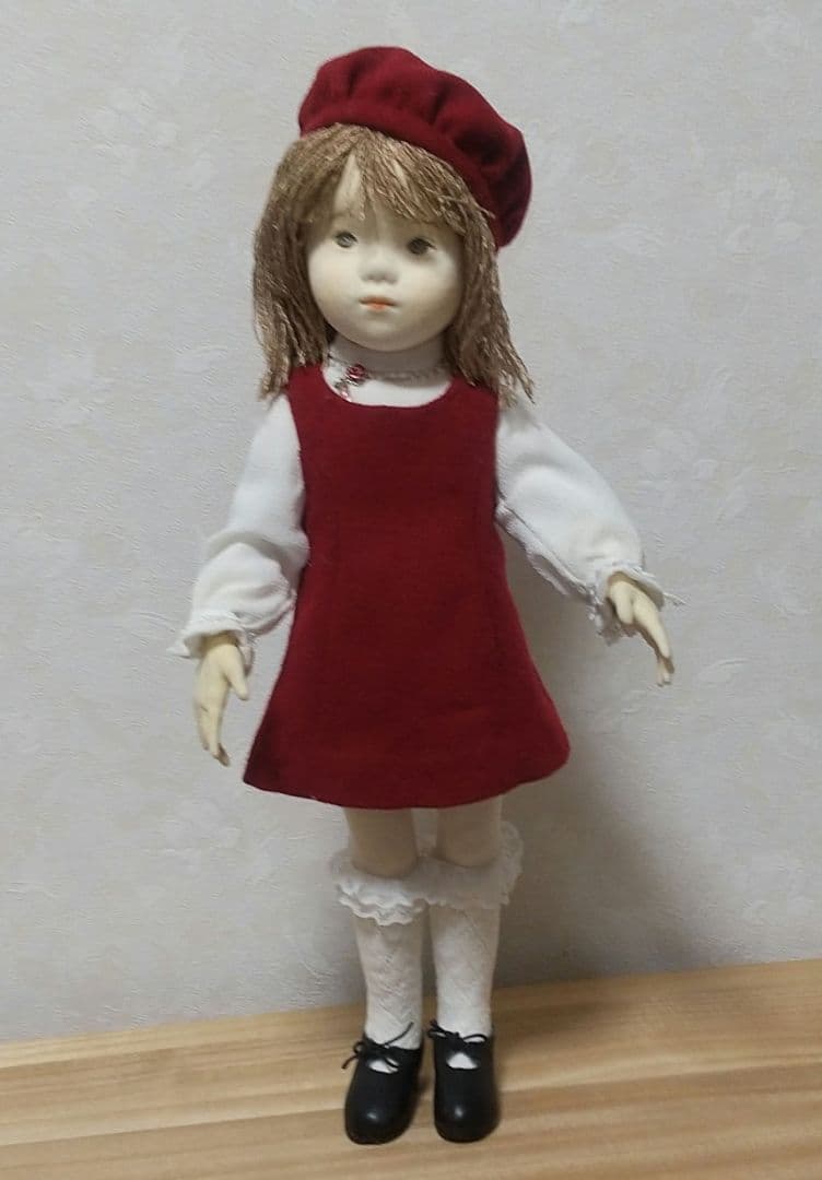 創作人形 ワイン色の服の子 布貼り ハンドメイド