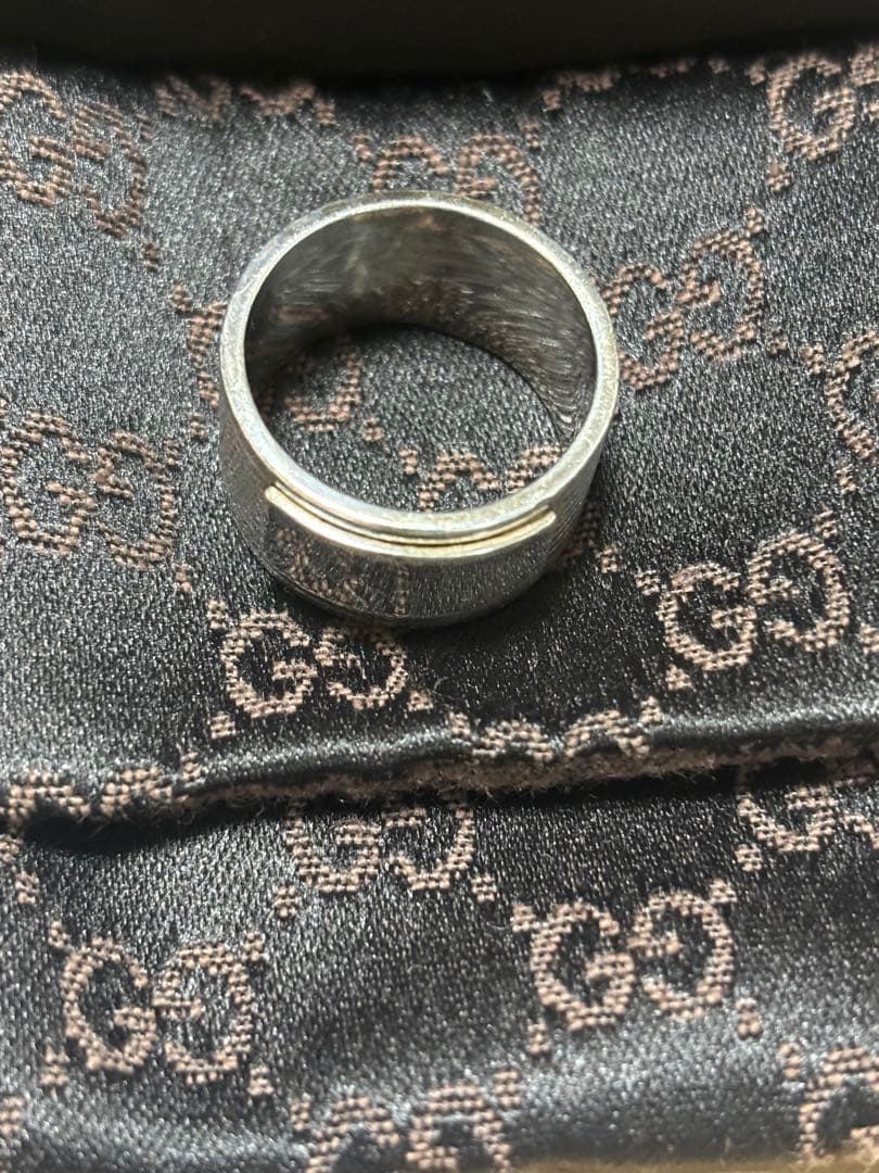 GUCCI シルバーリング ストライプデザイン