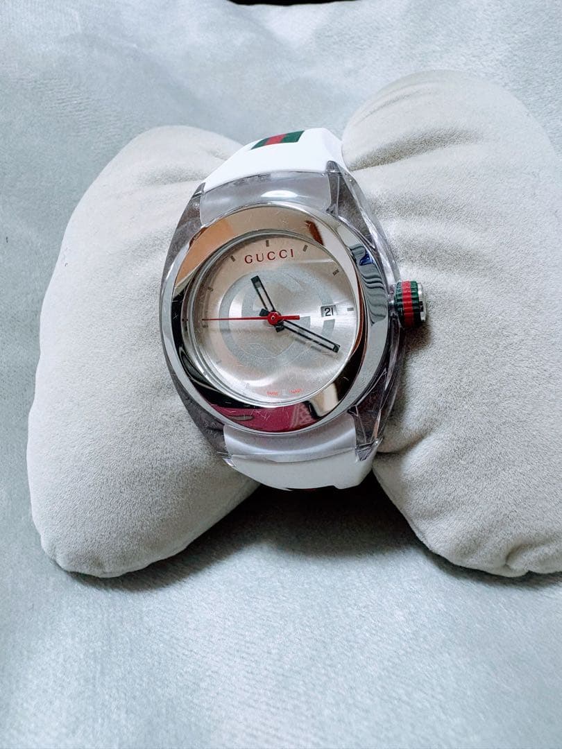GUCCI ホワイト シリコンバンド 時計