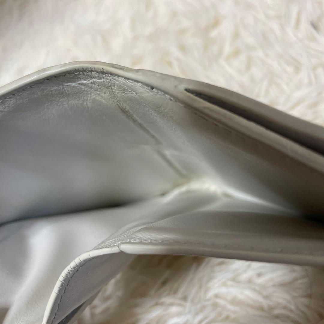 ボッテガヴェネタ　パデッドジップウォレット　二つ折り財布　白　レディース