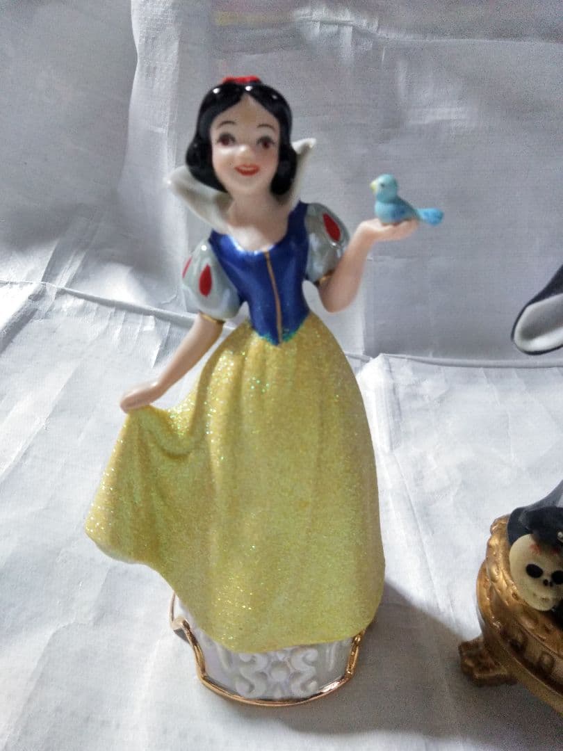 ディズニー 白雪姫 魔女 置物 フィギュリン