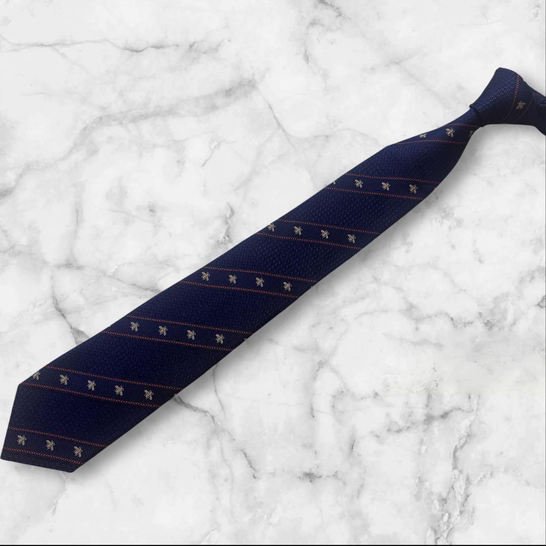 【未使用に近い】GUCCI ネクタイ　ストライプ　蜂　刺繍　ネイビー