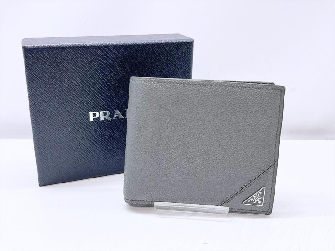 美品 プラダ ロゴ 二つ折り財布 グレー RFID 2MO738