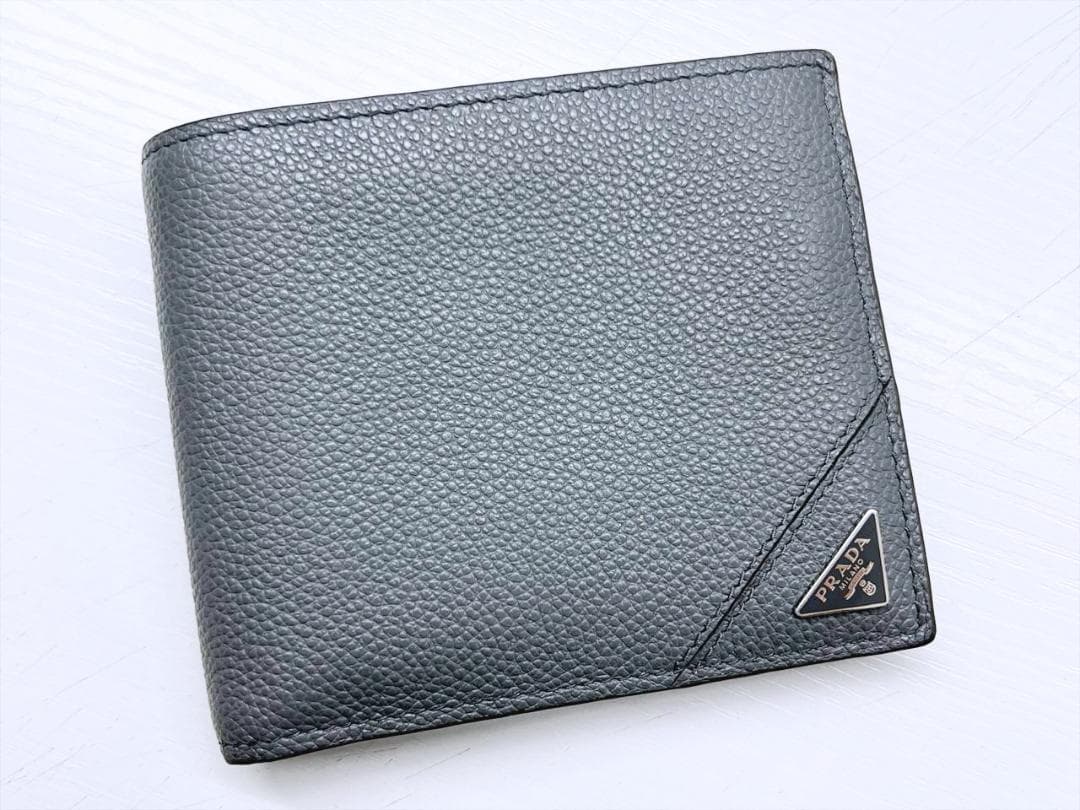 美品 プラダ ロゴ 二つ折り財布 グレー RFID 2MO738